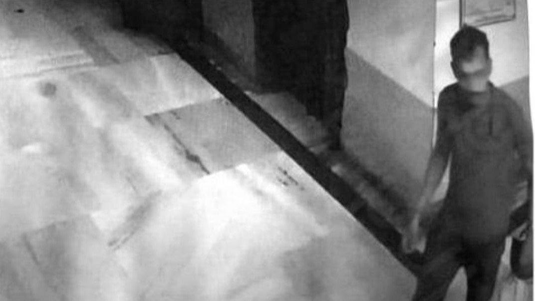 CCTV Footage Shows Accused With Earphones At Crime Scene